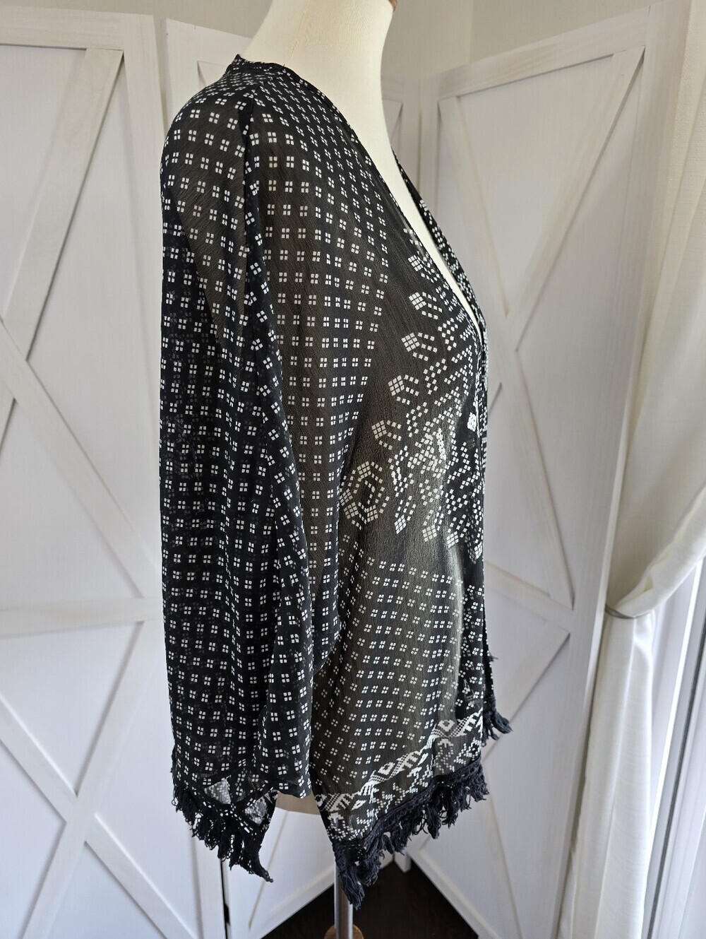 Xhilaration Black and White Patterned Sheer Kimono With Black Fringe Trim - Picture 2 of 7